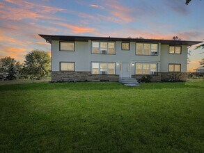 Building Photo - 13898 S Robert Trail