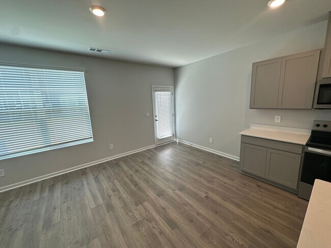 Foto del edificio - Brand New Construction Townhome with Pool!