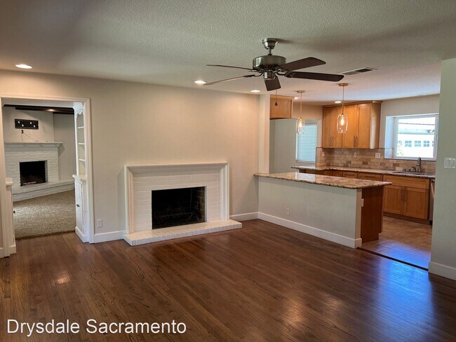 Building Photo - 4 br, 2.5 bath House - 3115 Sierra Oaks Drive