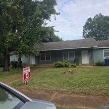 Building Photo - 3225 Clopton St SW