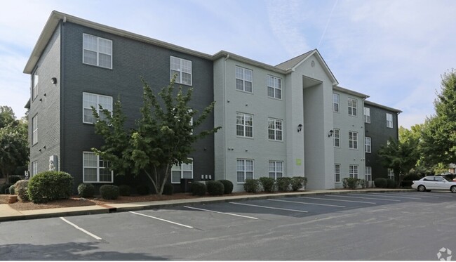 Building Photo - 1310 Fleming Rd