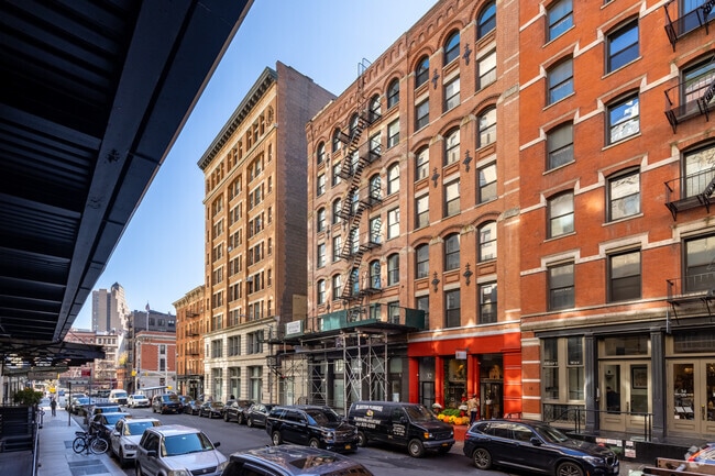 Building Photo - 28 N Moore St