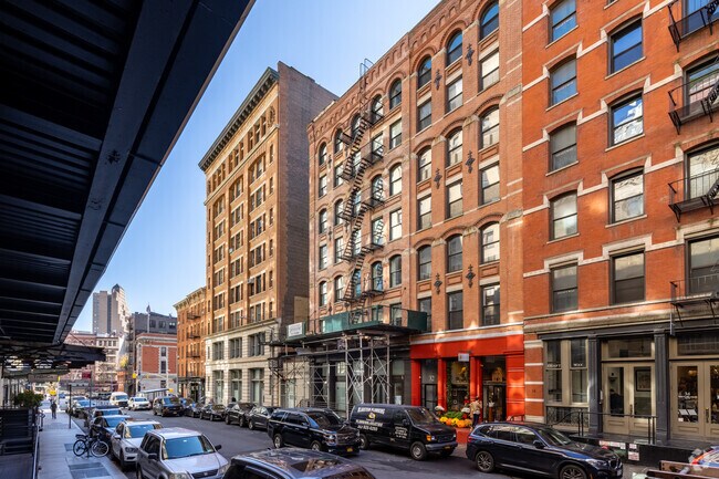 Foto del edificio - 28 N Moore St