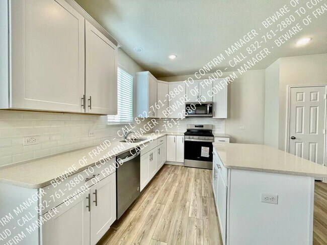 Foto del edificio - 8113 Branch Hollow Trail