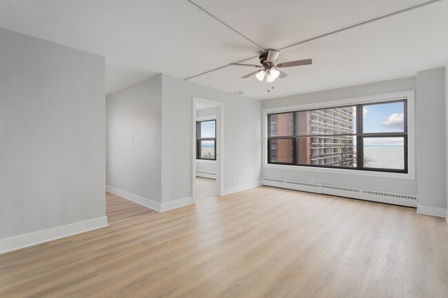 Foto del edificio - 5858 N Sheridan Rd