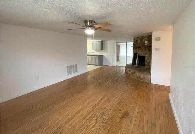 Building Photo - 15813 Sea Pines Dr