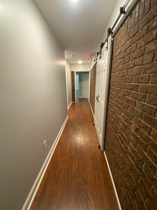 Foto del edificio - 1608 Black Mountain Rd