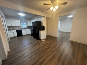 Building Photo - 1210 W Parker St