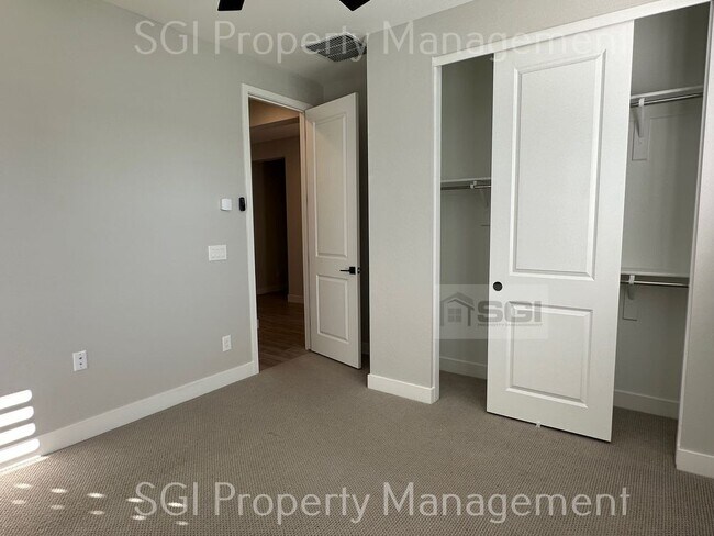 Foto del edificio - Luxury 4 bedroom property