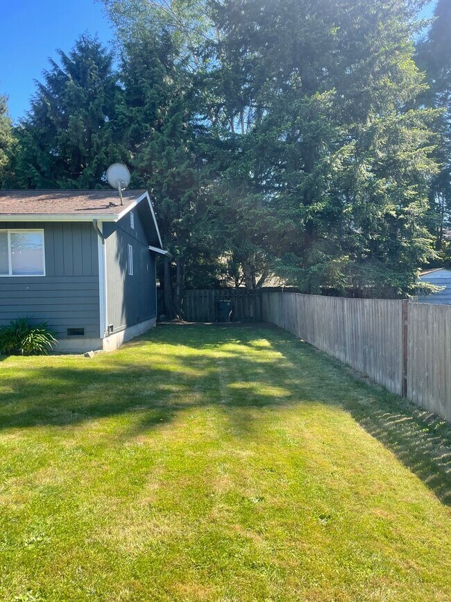 18056 154th St SE Unit 18056, Monroe, WA 98272 Room for Rent in