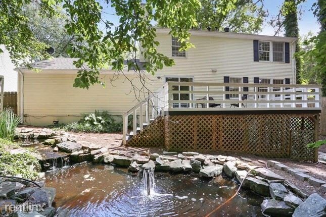 Building Photo - 3 br, 2 bath House - 145 Pond Way