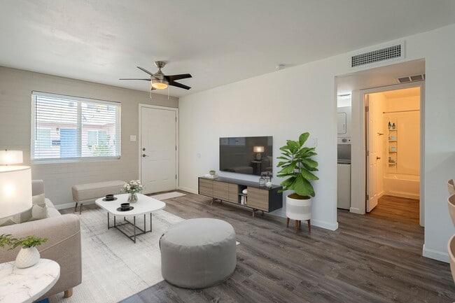 Fully remodeled Casita style apartment hom... - Fully remodeled Casita style apartment hom...