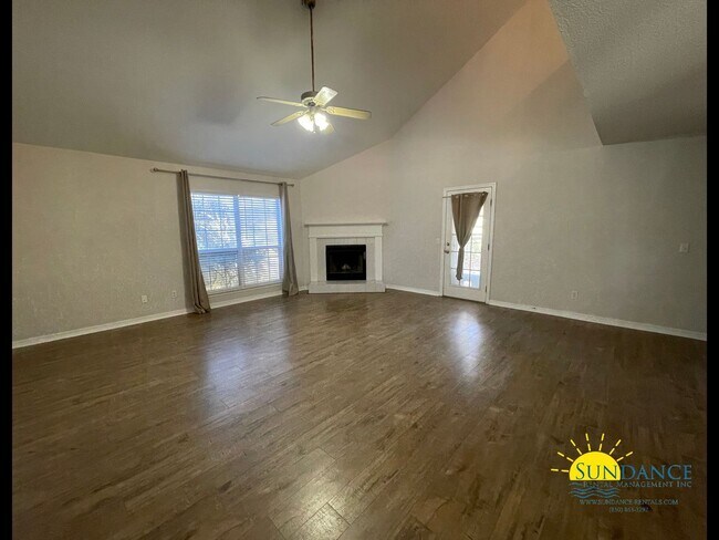 Foto del edificio - Prime Location and Stunning 4 Bedroom Home with Solar!