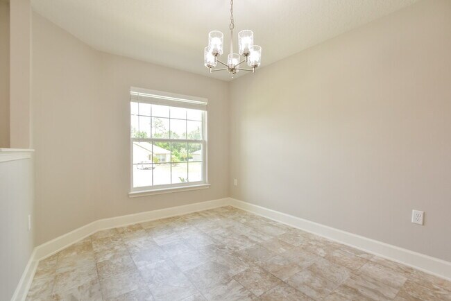 Building Photo - 806 Edith Dr