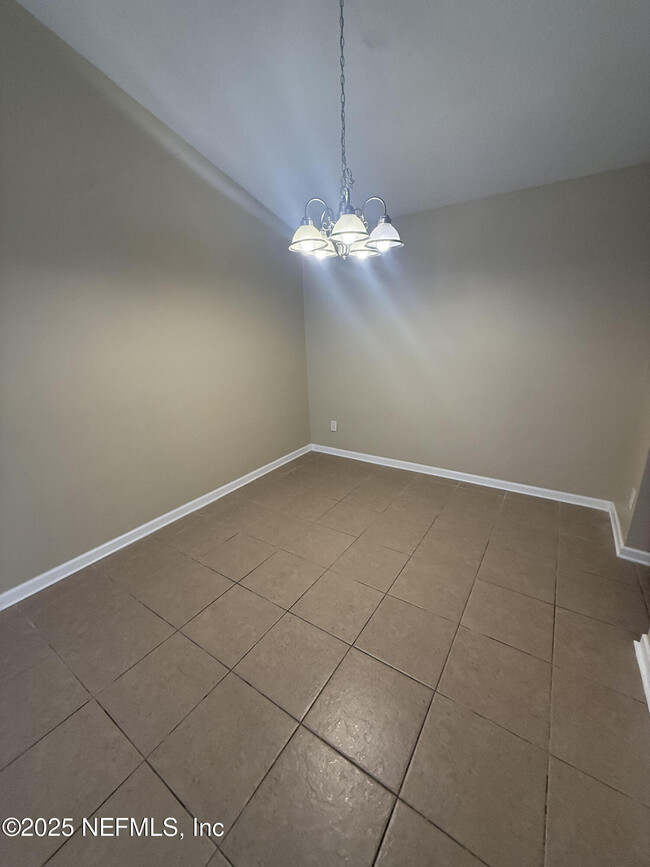 Foto del edificio - 9951 Somerset Grove Ln