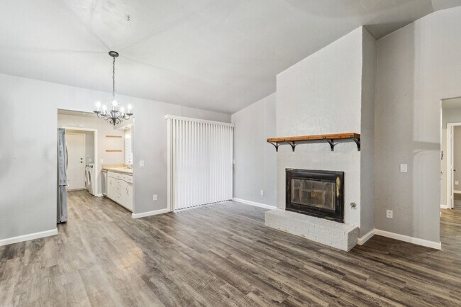 Building Photo - Charming Updated Gem Near Quail Springs!