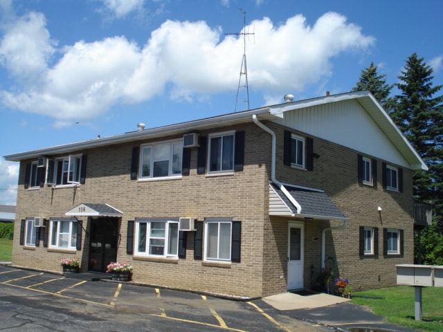 Building Photo - 106 N Holmen Dr
