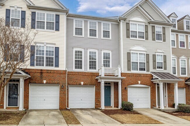 Building Photo - Large Townhome with 1 Car Garage - Great L...