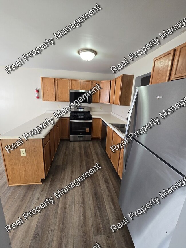 Foto del edificio - Updated 3 Bedroom Townhome