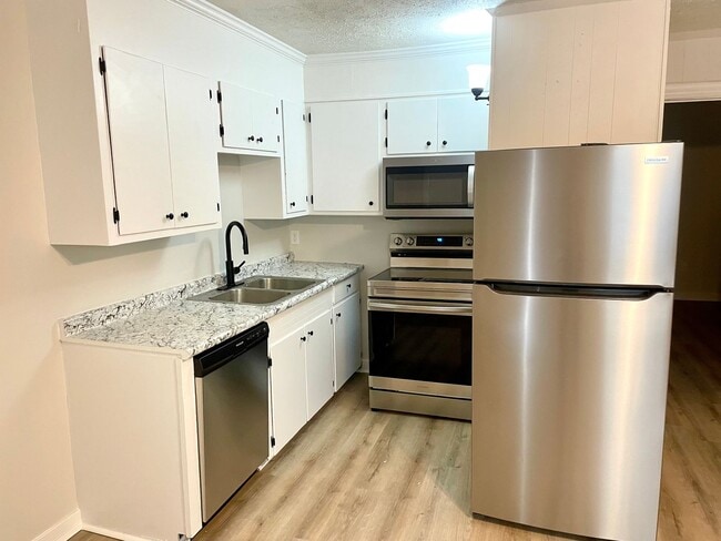 Building Photo - 1 Bed/1 Bath Available in Brandon! 39042