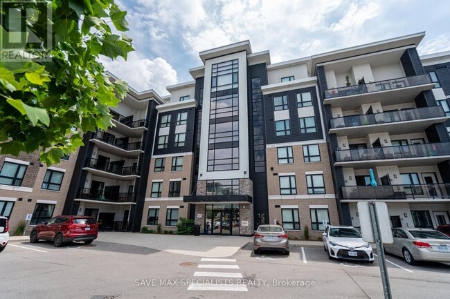 Building Photo - 640 Sauve St