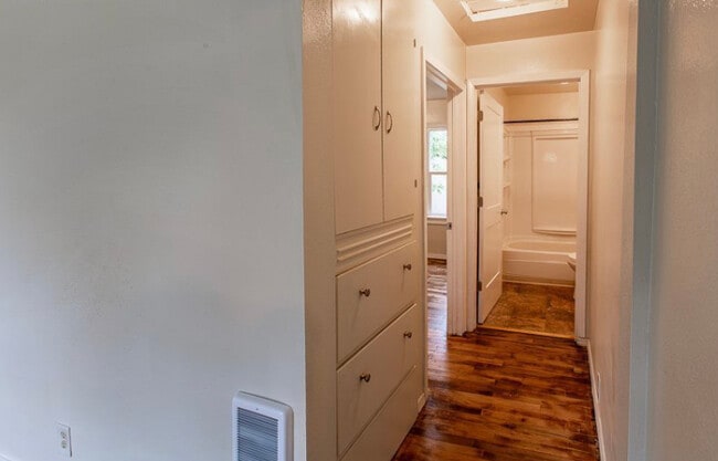 Hallway - 230 Baxter St