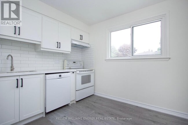 Building Photo - 743-743 Cypress Ave
