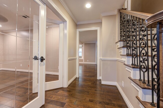 Foto del edificio - 607 Ellingham Dr