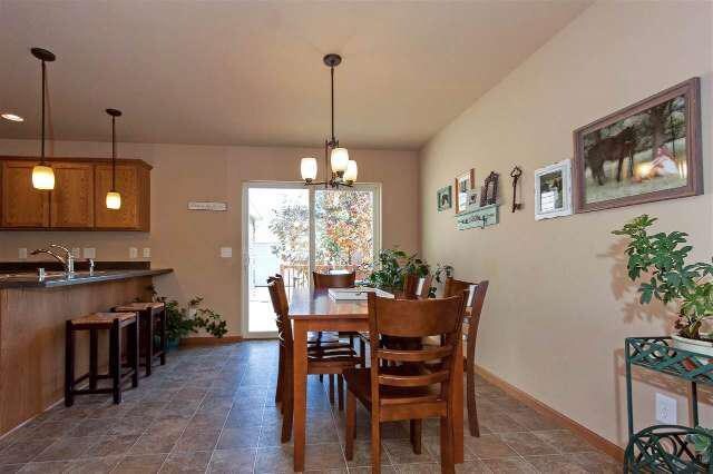 Foto del edificio - 8867 Sunstone Ln