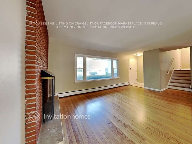 Building Photo - 2833 Briarwood Dr E