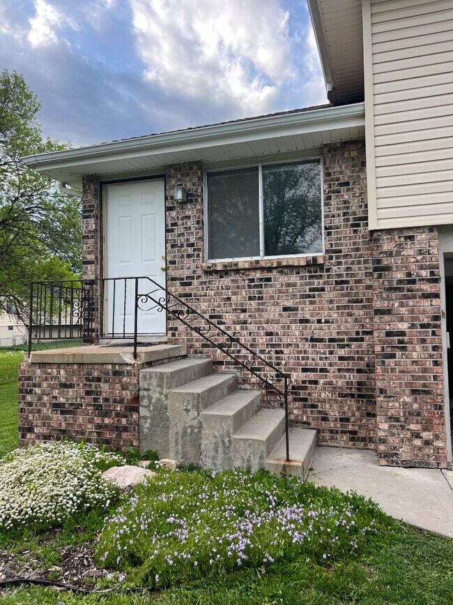 Photo - 11226 Roxbury Dr Apartment