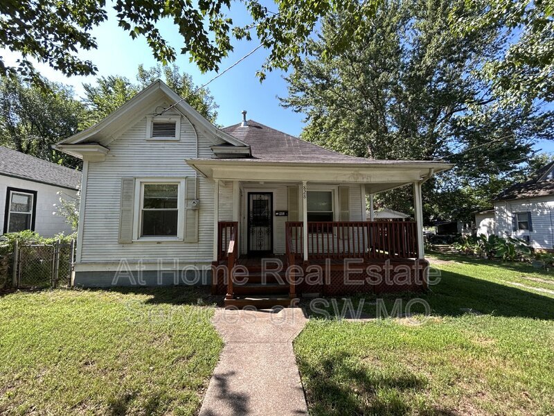 Primary Photo - 828 W Monroe Terrace