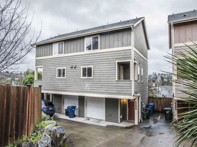 Building Photo - North Beacon Hill townhouse