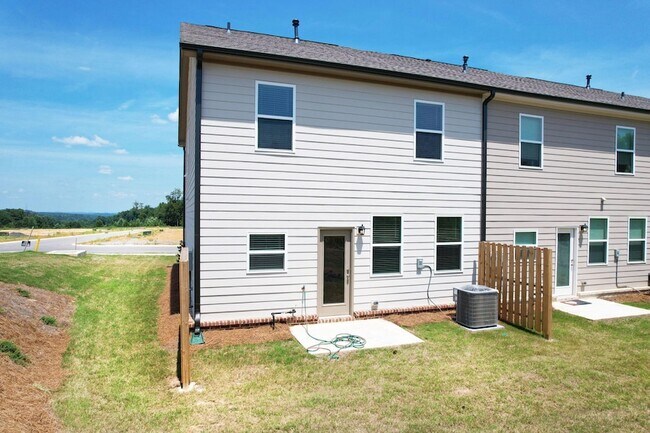 Foto del edificio - 5010 Highwood Dr