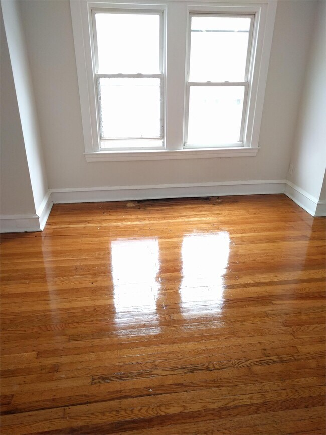 Foto del edificio - 865 E Price St