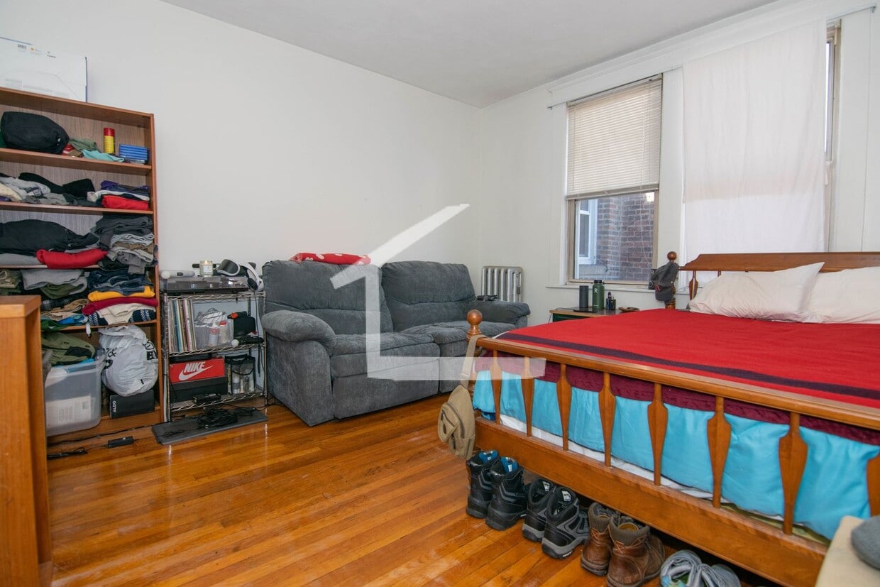 Building Photo - One Bedroom on Green Line in Allston