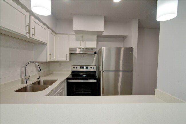 Foto del edificio - 800 Heights Blvd