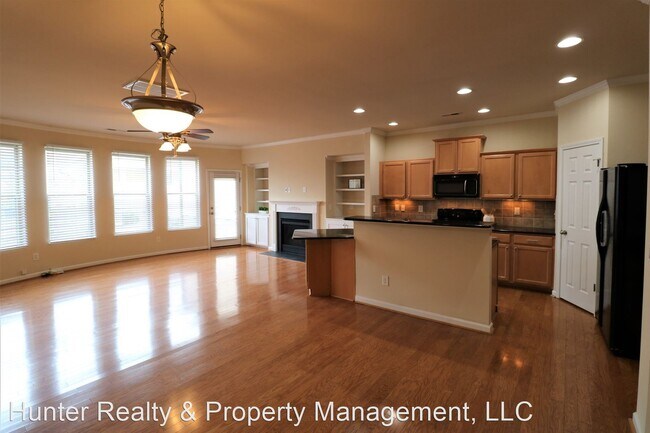 Building Photo - 3 br, 2.5 bath House - 982 Silver Leaf Drive
