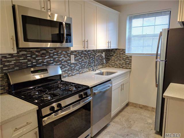 Foto principal - 69-56 138th St