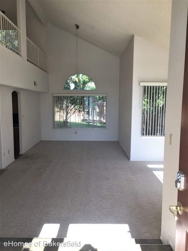 Building Photo - 3 br, 2.5 bath House - 1005 Sand Creek Dr