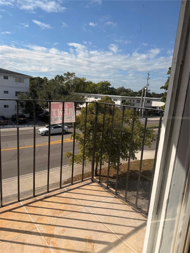 Foto del edificio - 13725 NE 6th Ave