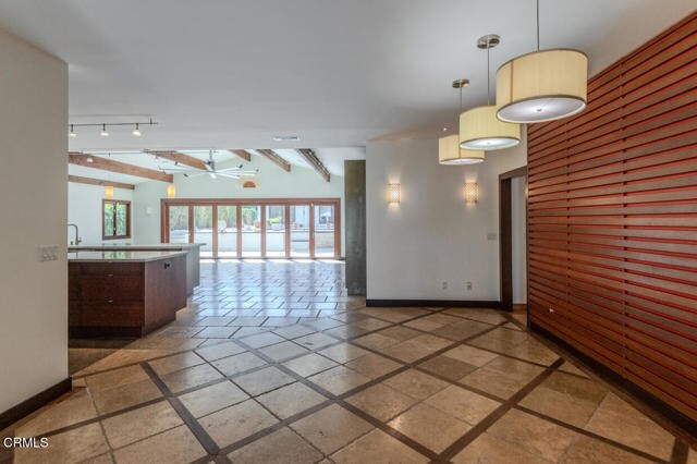 Building Photo - 4819 Oakwood Ave