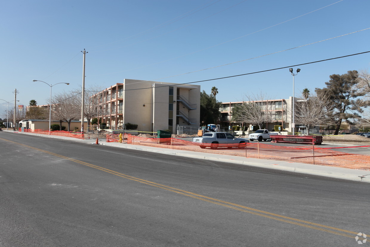 Foto del edificio - Harry C. Levy Gardens