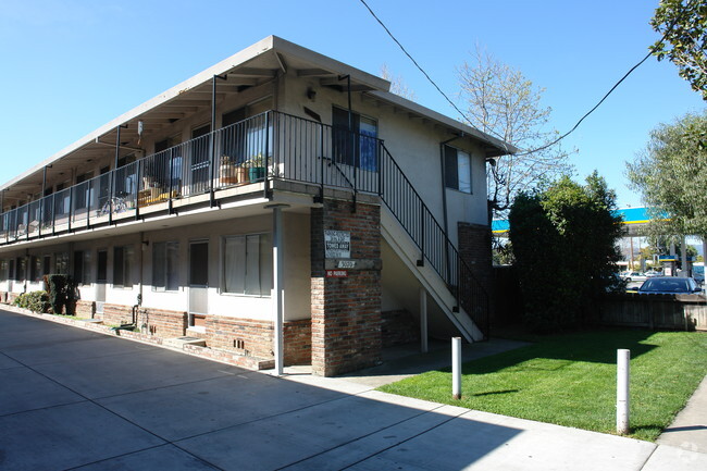 3060 - 3070 Moorpark Ave - 3060-3070 Moorpark Ave
