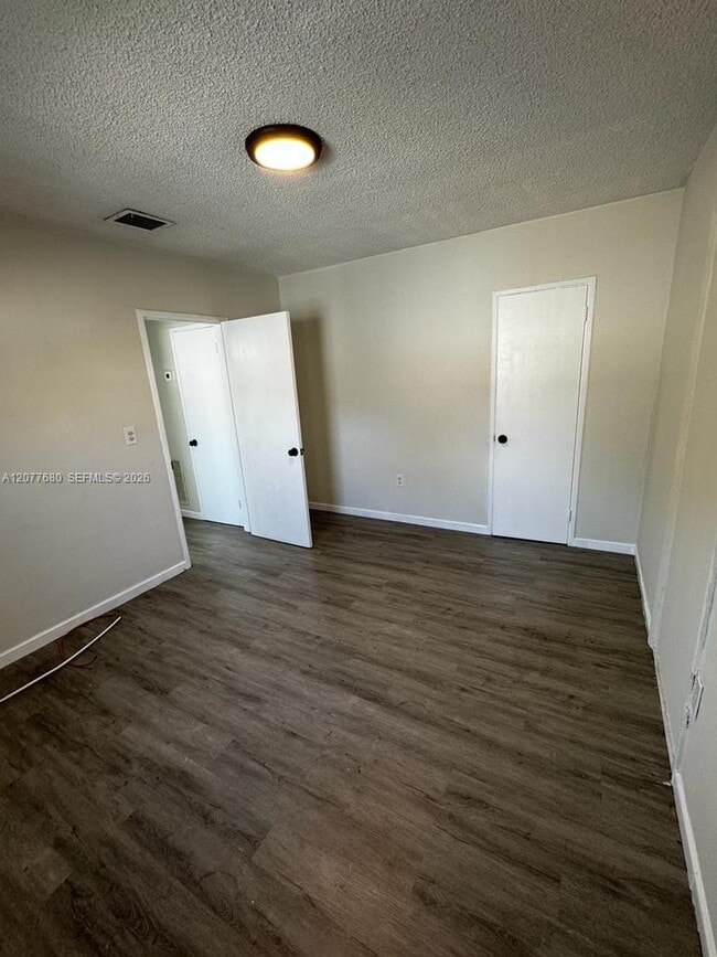 Building Photo - 2734 SW 30th Ct