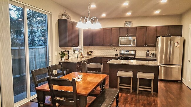 Foto del edificio - 1518 Onyx St SE
