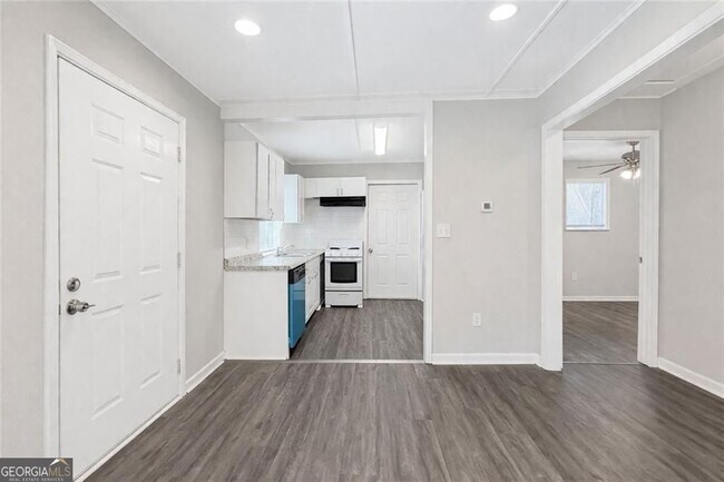 Foto del edificio - 2146 Brookview Dr NE