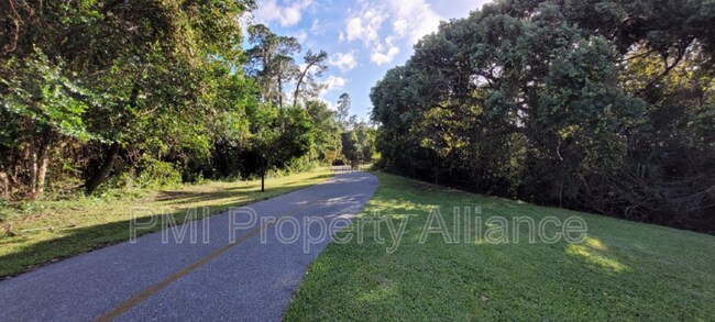 Foto del edificio - 10 Winding Ridge Rd