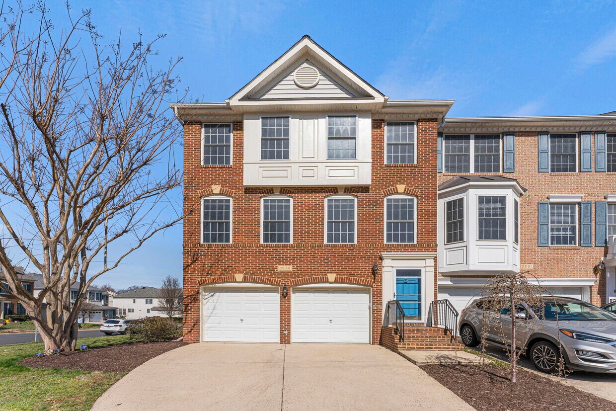 3949 Royal Lytham Dr, Fairfax, VA 22033 Townhome Rentals in Fairfax