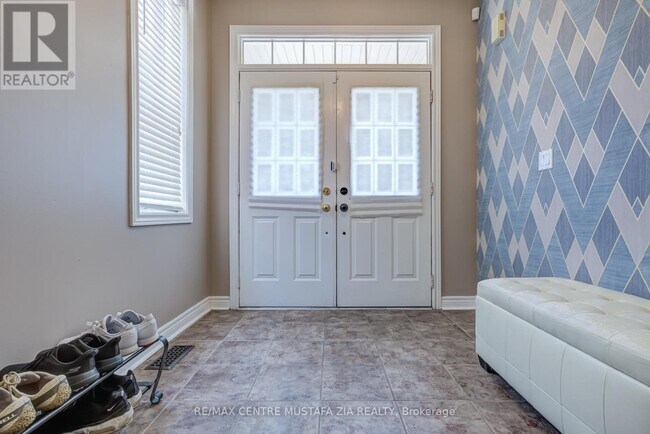 Building Photo - 3439 Artesian Dr